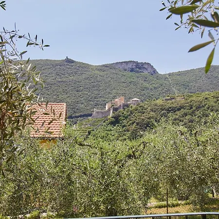 Melograno Finalborgo * فينالي ليغوري